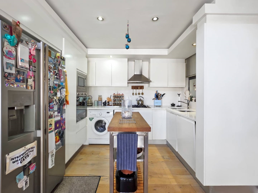 2 Bedroom Property for Sale in Vredehoek Western Cape